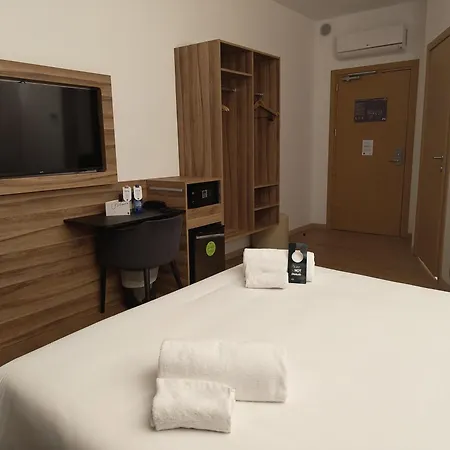 Center Szálloda 3*